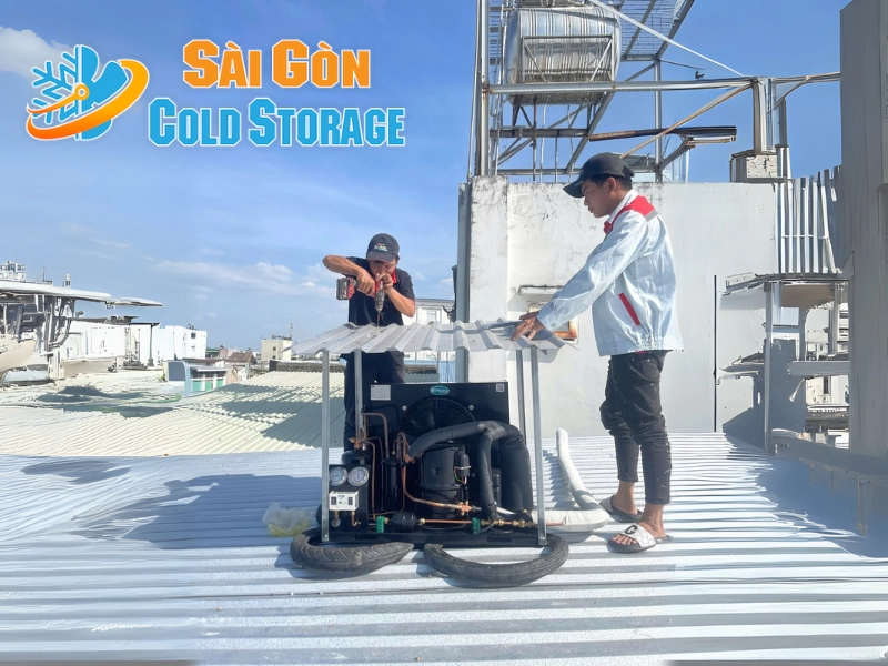 Một số hình ảnh thực tế trong quá trình lắp đặt kho đông bảo quản thịt heo quay