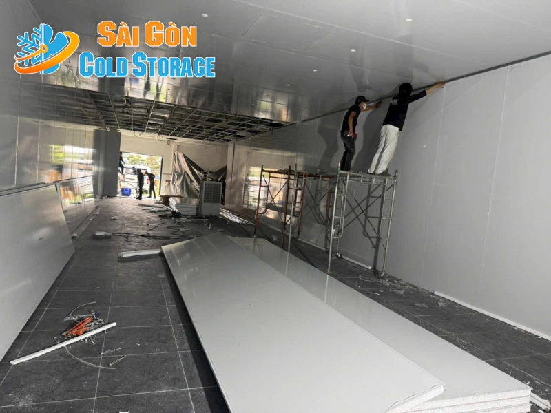 Hình ảnh thực tế về quá trình thi công phòng sạch máy lạnh cho công viên cá koi Rin Rin Park