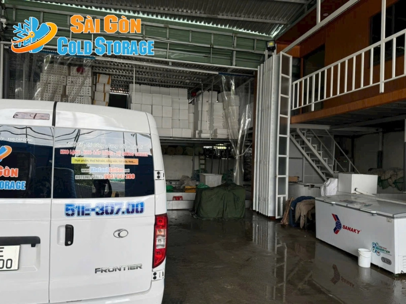 Một số hình ảnh thực tế trong quá trình lắp đặt kho lạnh đá gel tại Hóc Môn