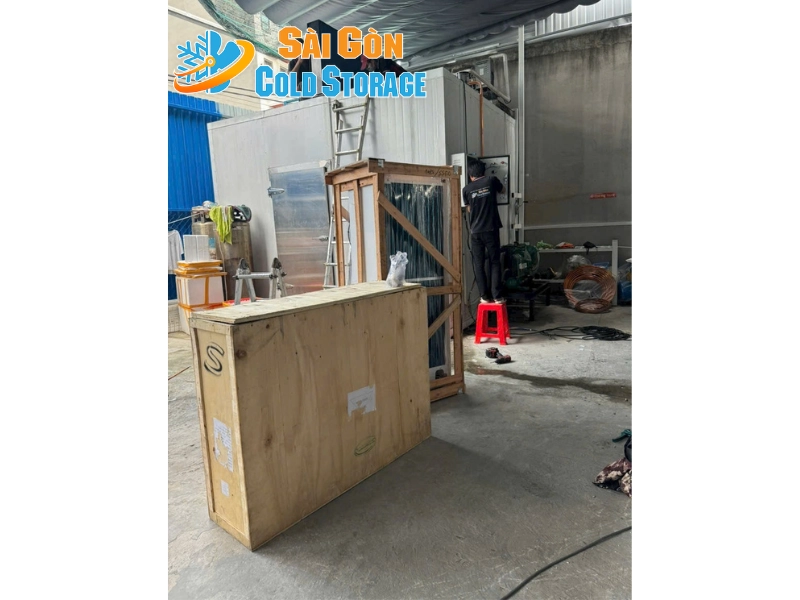Một số hình ảnh thực tế trong quá trình lắp đặt kho lạnh đá gel tại Hóc Môn