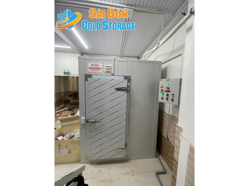 Một số hình ảnh thực tế trong quá trình lắp đặt kho lạnh mini tại Thủ Đức