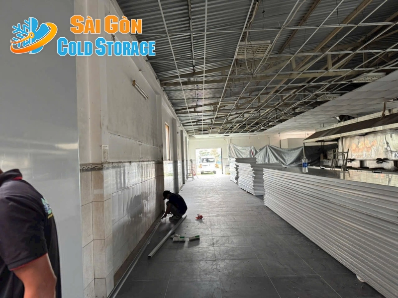 Quy trình thi công sạch máy lạnh chuyên nghiệp cho công viên cá koi Rin Rin Park